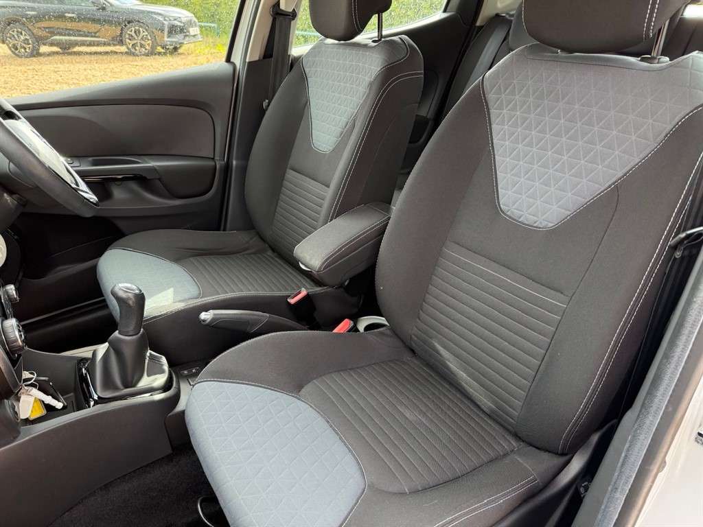 2015 RENAULT CLIO 2015 RENAULT CLIO