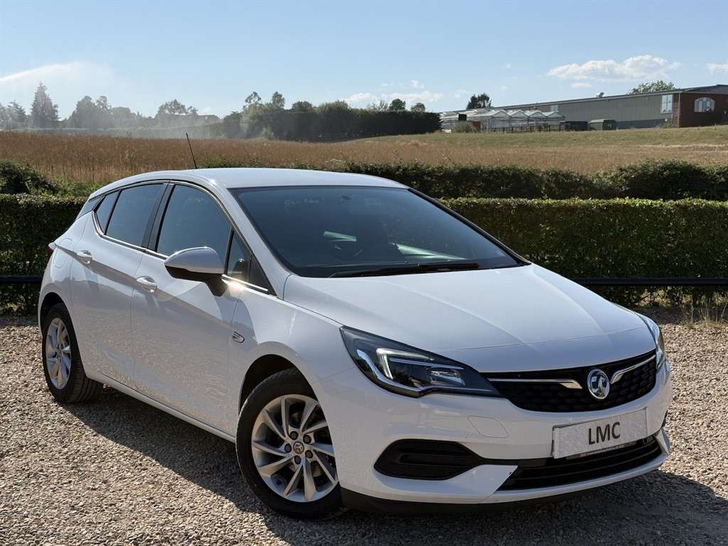 A 2020 VAUXHALL ASTRA 1.5 Turbo D Business Edition Nav Hatchback 5dr Die A 2020 VAUXHALL ASTRA 1.5 Turbo D Business Edition Nav Hatchback 5dr Die