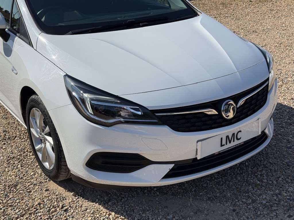 A 2020 VAUXHALL ASTRA 1.5 Turbo D Business Edition Nav Hatchback 5dr Die A 2020 VAUXHALL ASTRA 1.5 Turbo D Business Edition Nav Hatchback 5dr Die