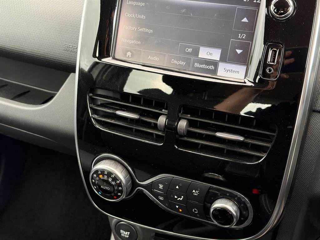 2015 RENAULT CLIO 2015 RENAULT CLIO