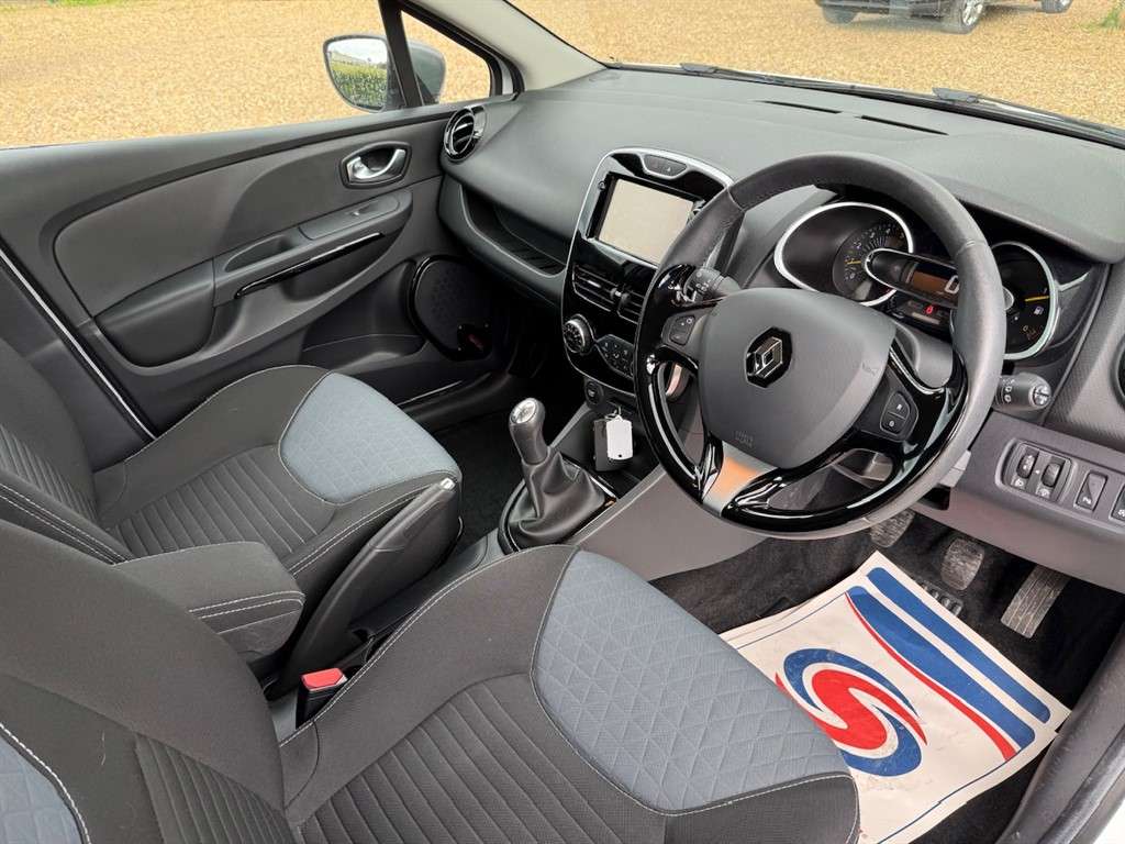 2015 RENAULT CLIO 2015 RENAULT CLIO