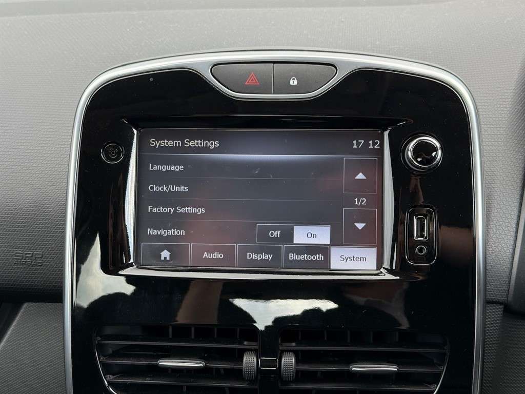 2015 RENAULT CLIO 2015 RENAULT CLIO