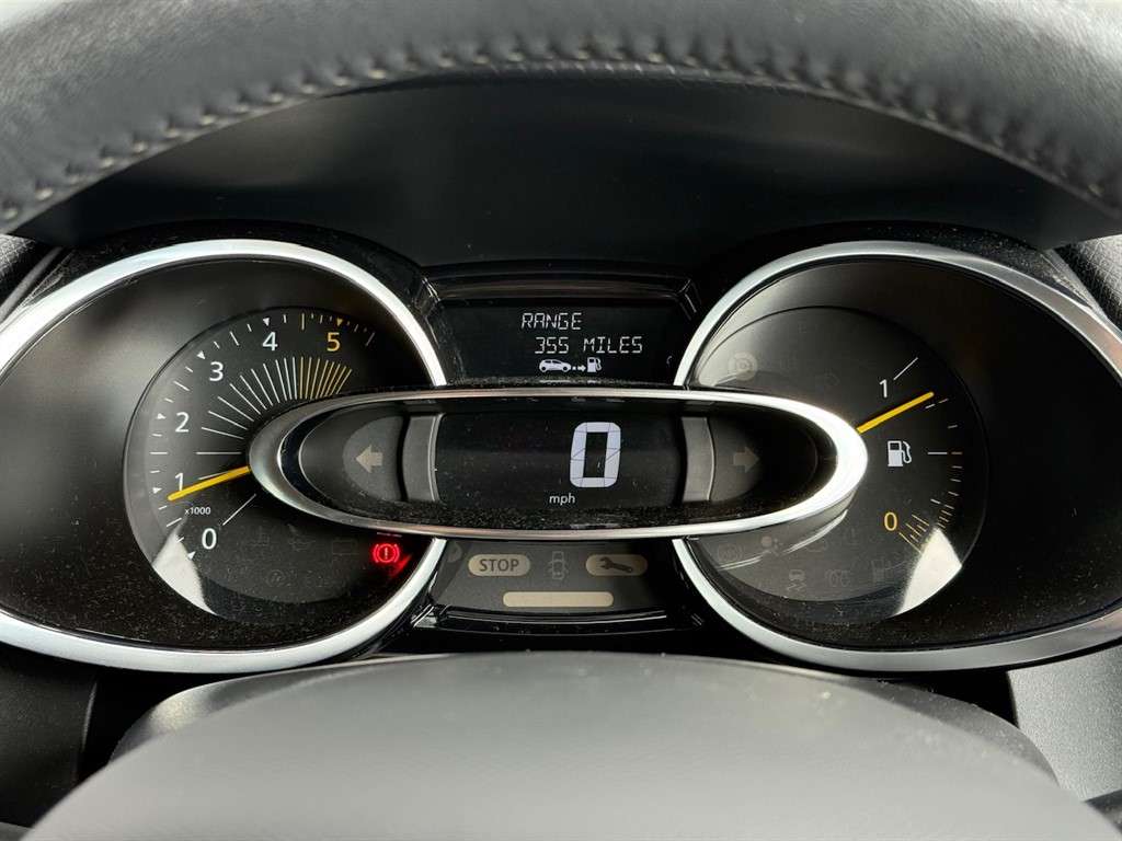 2015 RENAULT CLIO 2015 RENAULT CLIO