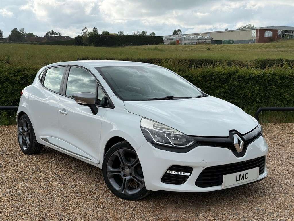 A 2015 RENAULT CLIO 1.5 dCi Dynamique S Nav Hatchback 5dr Diesel Manua A 2015 RENAULT CLIO 1.5 dCi Dynamique S Nav Hatchback 5dr Diesel Manua