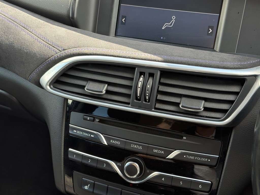 2018 INFINITI Q30 2018 INFINITI Q30