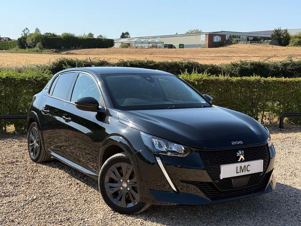 A 2020 PEUGEOT E-208 50kWh Allure Hatchback 5dr Electric Auto (136 ps) A 2020 PEUGEOT E-208 50kWh Allure Hatchback 5dr Electric Auto (136 ps)