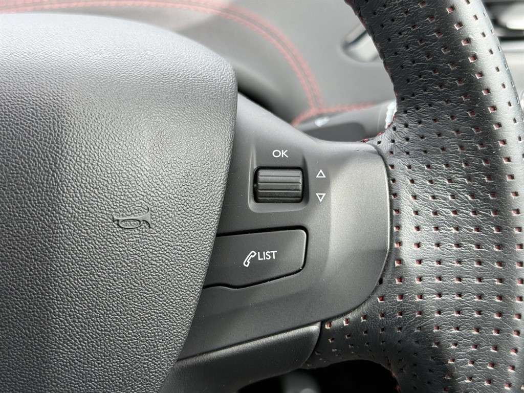 2018 PEUGEOT 208 2018 PEUGEOT 208
