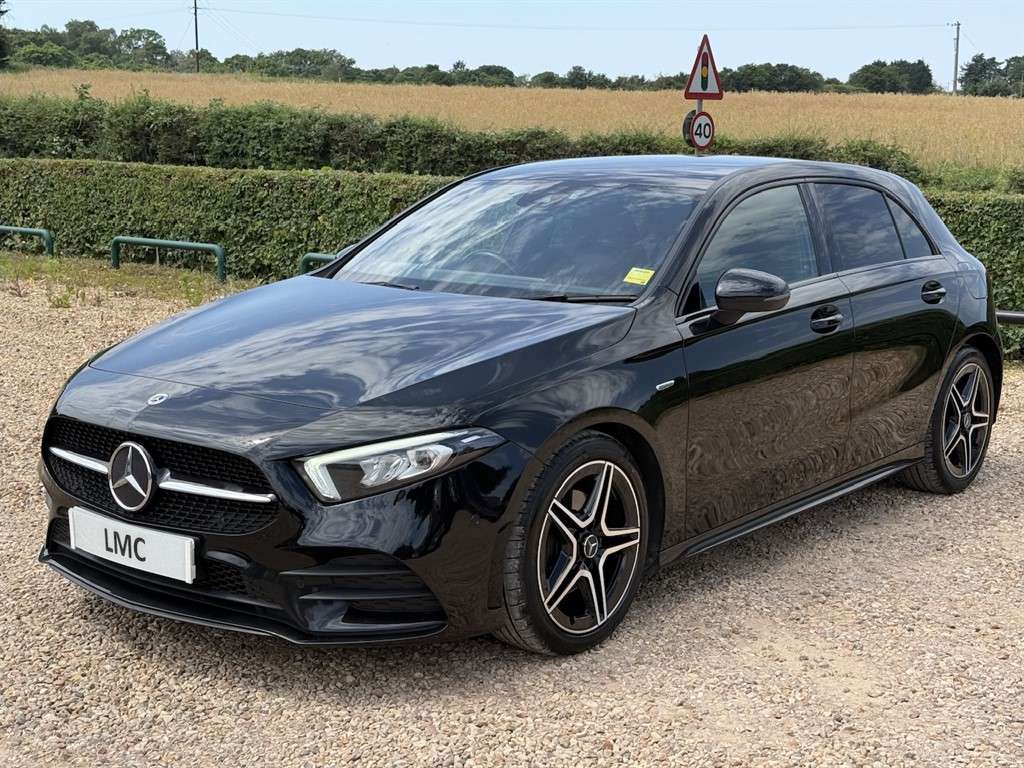2022 MERCEDES A180 2022 MERCEDES A180