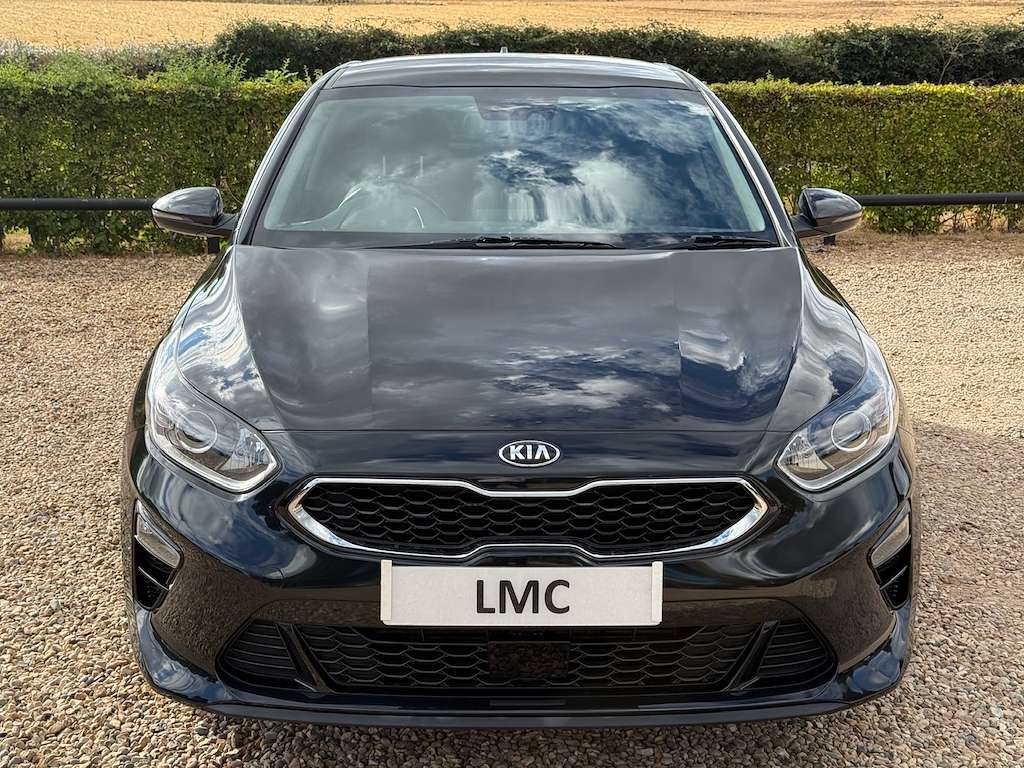 A 2020 KIA CEED 1.0 T-GDi 3 Hatchback 5dr Petrol Manual Euro 6 (s/ A 2020 KIA CEED 1.0 T-GDi 3 Hatchback 5dr Petrol Manual Euro 6 (s/
