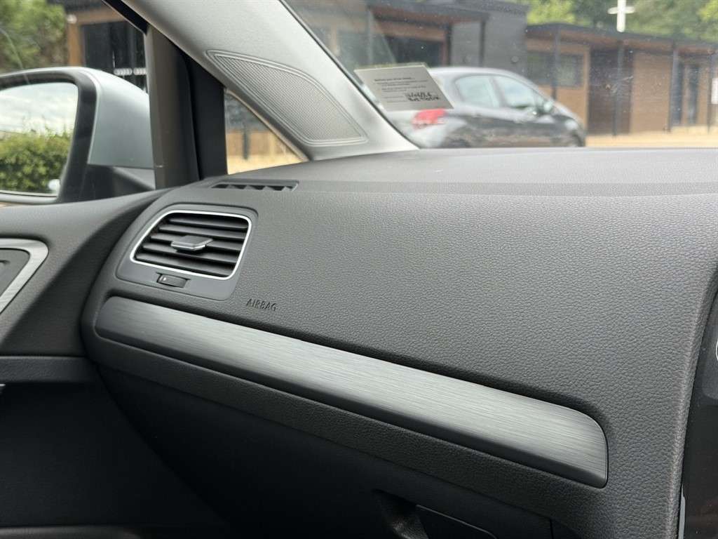 2019 VOLKSWAGEN GOLF 2019 VOLKSWAGEN GOLF