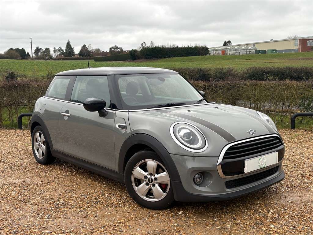 A 2019 MINI HATCH 1.5 Cooper Classic Hatchback 3dr Petrol Steptronic A 2019 MINI HATCH 1.5 Cooper Classic Hatchback 3dr Petrol Steptronic