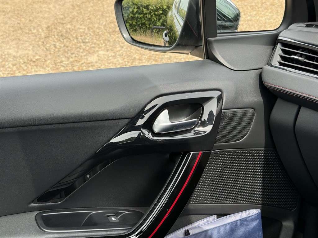 2018 PEUGEOT 208 2018 PEUGEOT 208