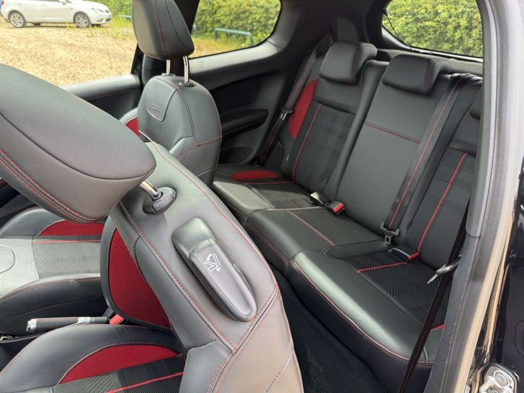 2018 PEUGEOT 208 2018 PEUGEOT 208