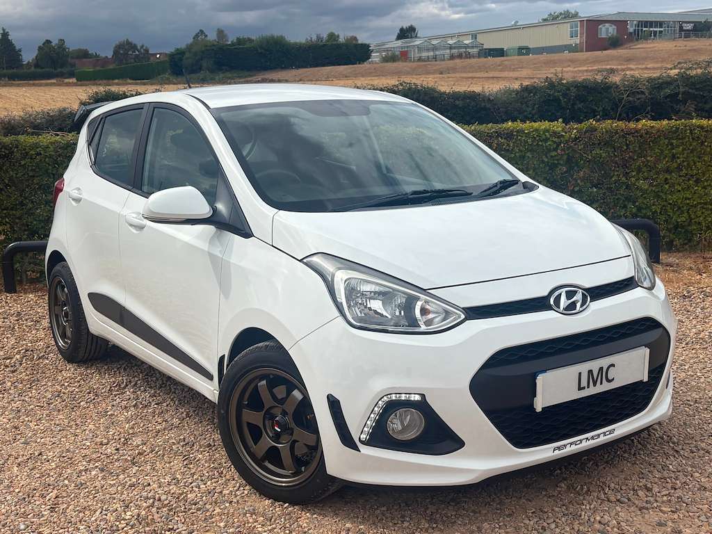 A 2016 HYUNDAI I10 1.0 Blue Drive Premium Hatchback 5dr Petrol Manual A 2016 HYUNDAI I10 1.0 Blue Drive Premium Hatchback 5dr Petrol Manual