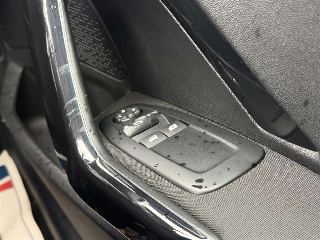 2016 PEUGEOT 208 2016 PEUGEOT 208