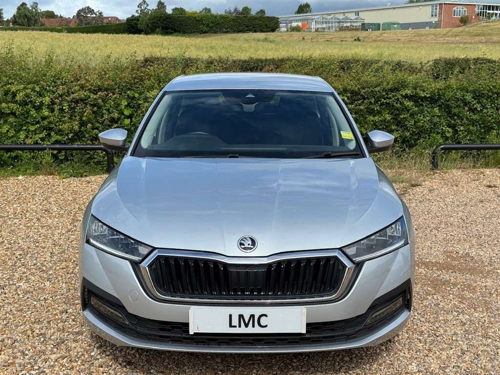 A 2021 SKODA OCTAVIA 1.5 TSI ACT SE First Edition Hatchback 5dr Petrol A 2021 SKODA OCTAVIA 1.5 TSI ACT SE First Edition Hatchback 5dr Petrol