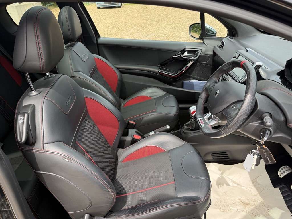 2018 PEUGEOT 208 2018 PEUGEOT 208