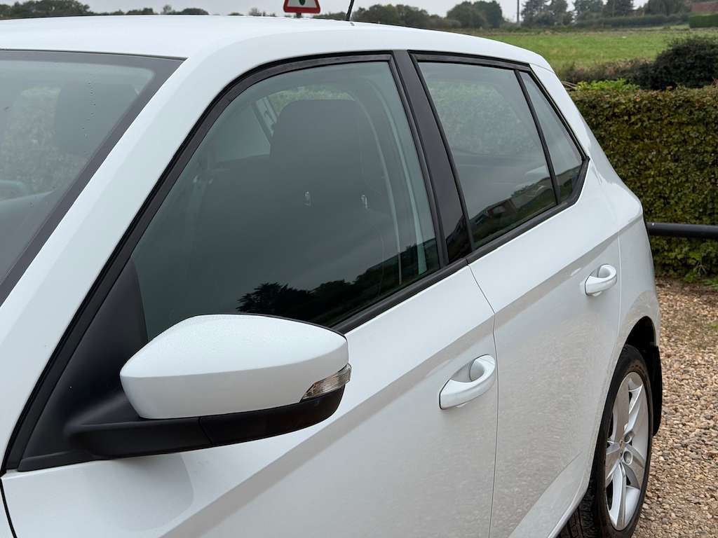 2015 SKODA FABIA 2015 SKODA FABIA