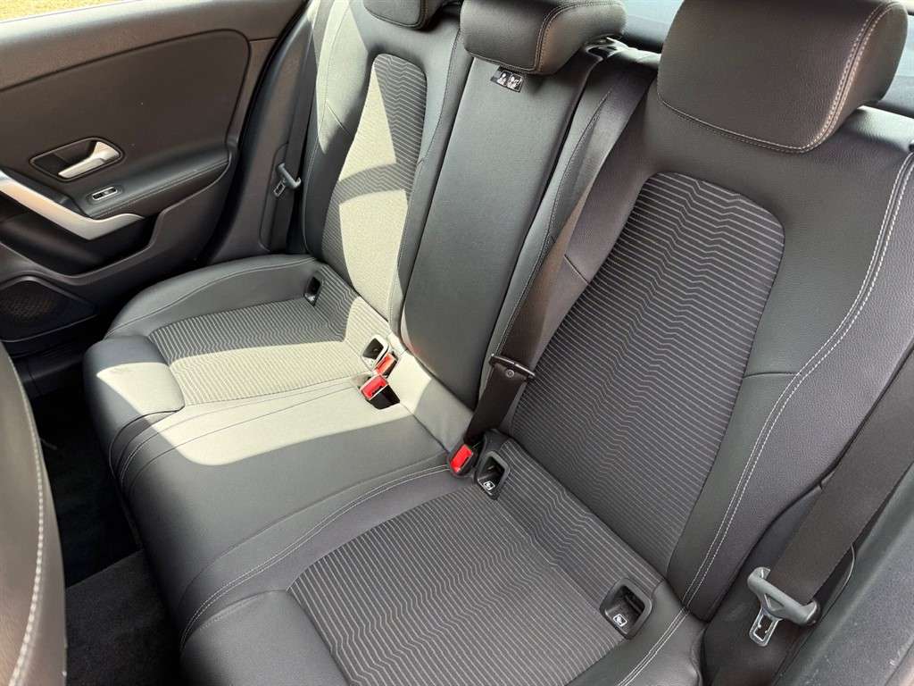 2018 MERCEDES A200 2018 MERCEDES A200