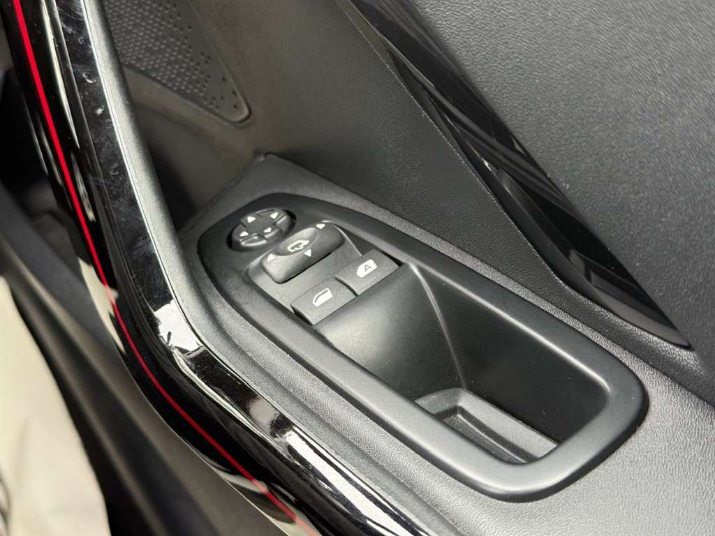 2018 PEUGEOT 208 2018 PEUGEOT 208