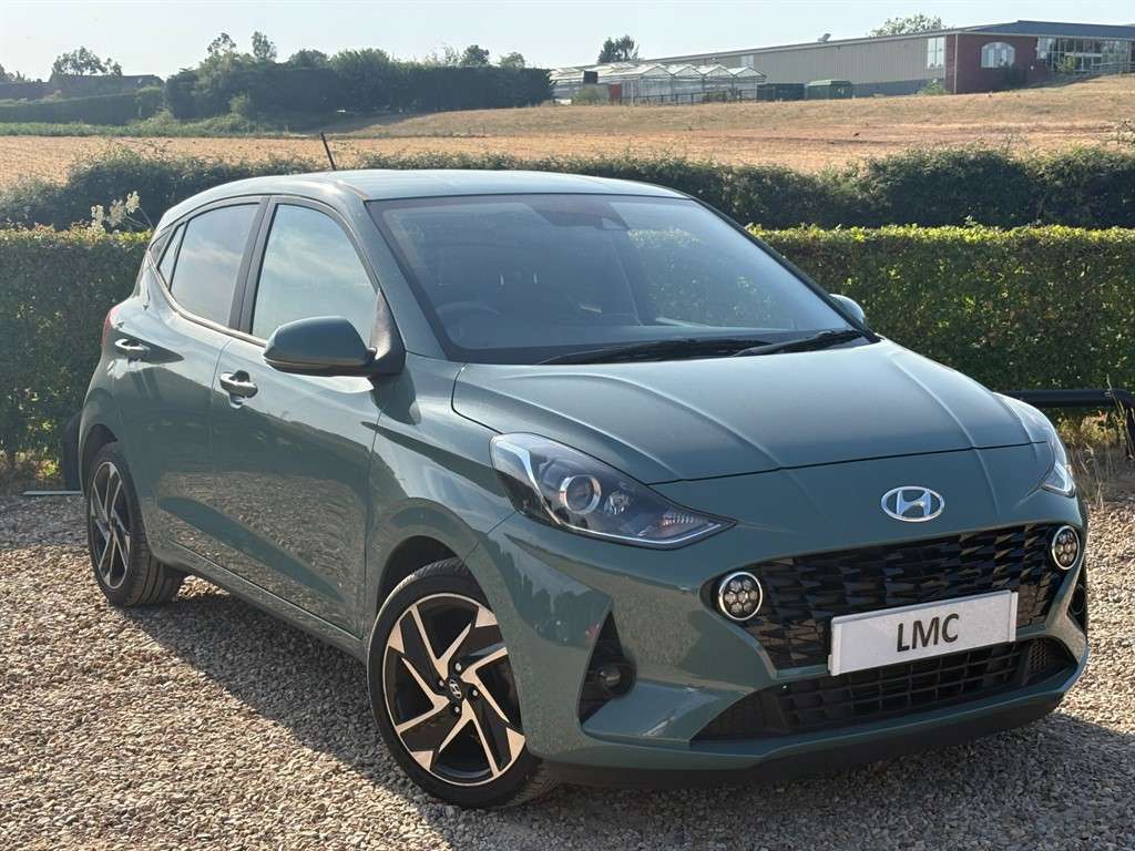 A 2022 HYUNDAI I10 1.0 Premium Hatchback 5dr Petrol Manual Euro 6 (s/ A 2022 HYUNDAI I10 1.0 Premium Hatchback 5dr Petrol Manual Euro 6 (s/