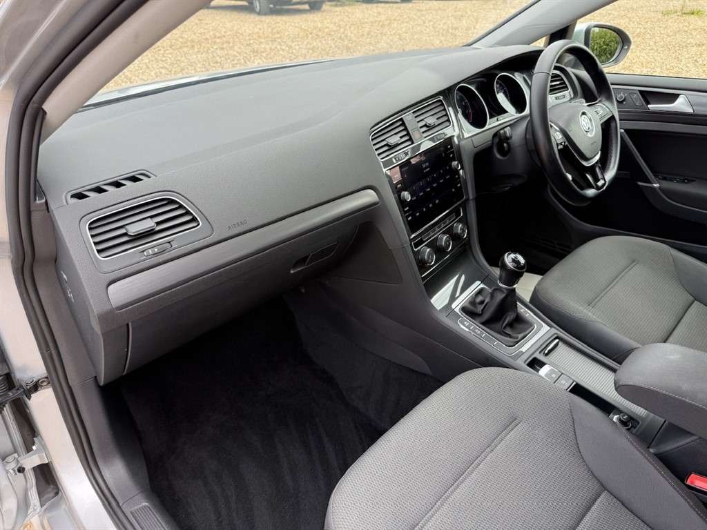 2019 VOLKSWAGEN GOLF 2019 VOLKSWAGEN GOLF