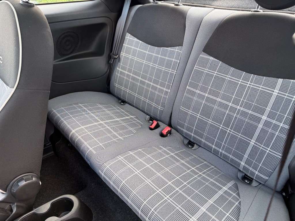 2021 FIAT 500 2021 FIAT 500