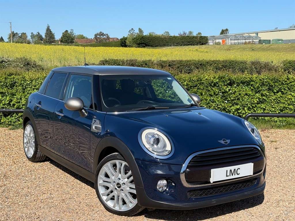 A 2018 MINI HATCH 1.5 Cooper Seven Hatchback 5dr Petrol Auto Euro 6 A 2018 MINI HATCH 1.5 Cooper Seven Hatchback 5dr Petrol Auto Euro 6