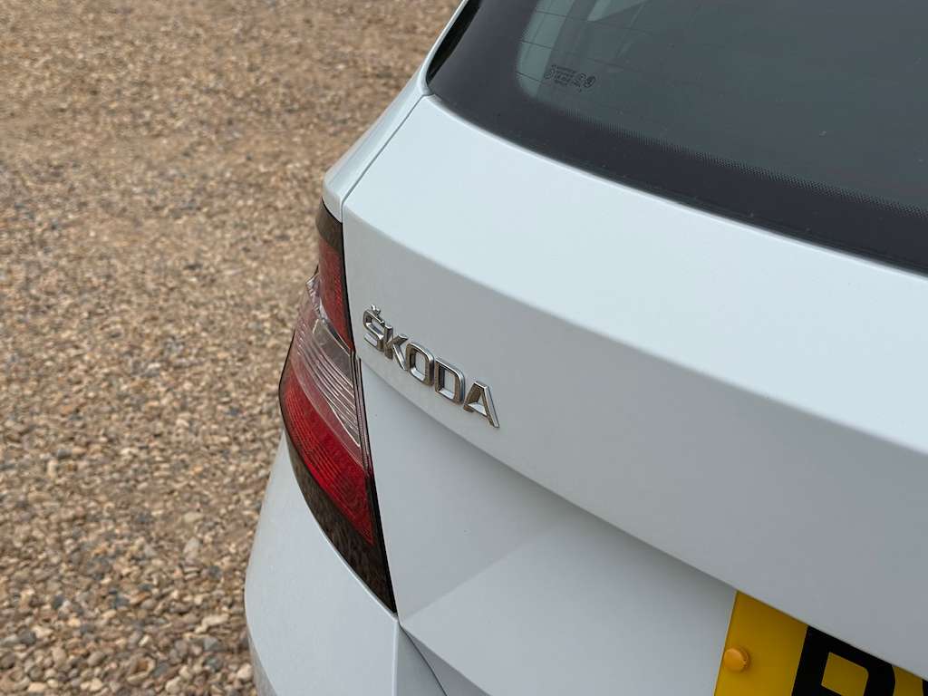 2015 SKODA FABIA 2015 SKODA FABIA