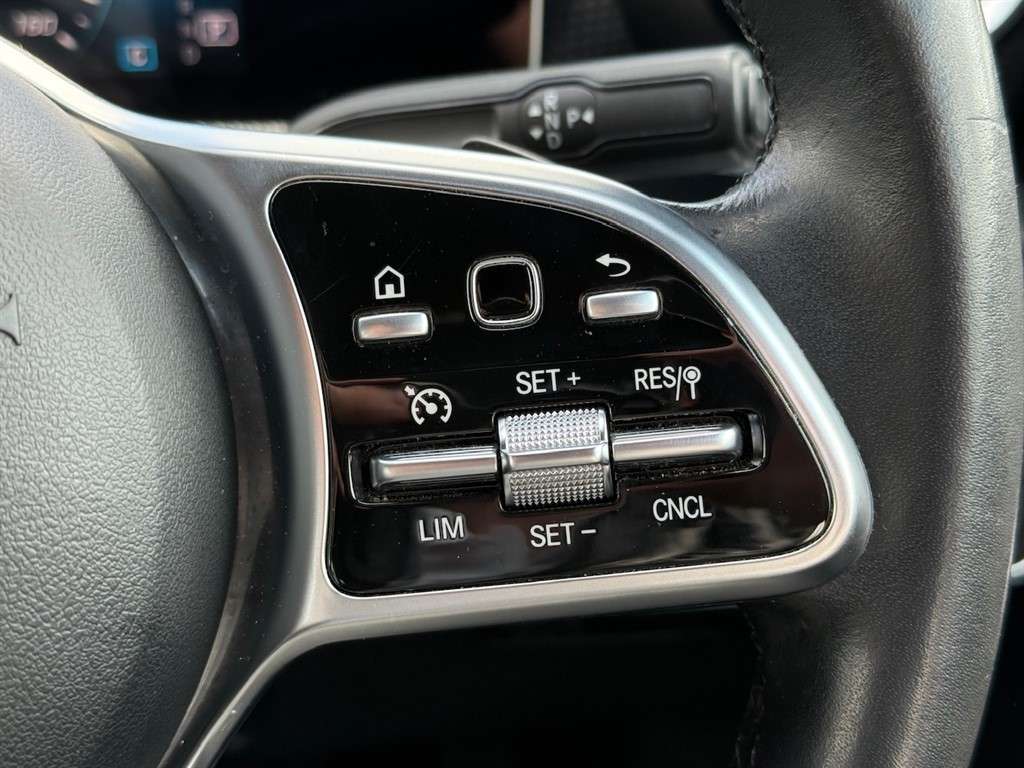2018 MERCEDES A200 2018 MERCEDES A200