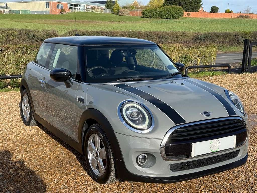A 2019 MINI HATCH 1.5 Cooper Classic Hatchback 3dr Petrol Steptronic A 2019 MINI HATCH 1.5 Cooper Classic Hatchback 3dr Petrol Steptronic