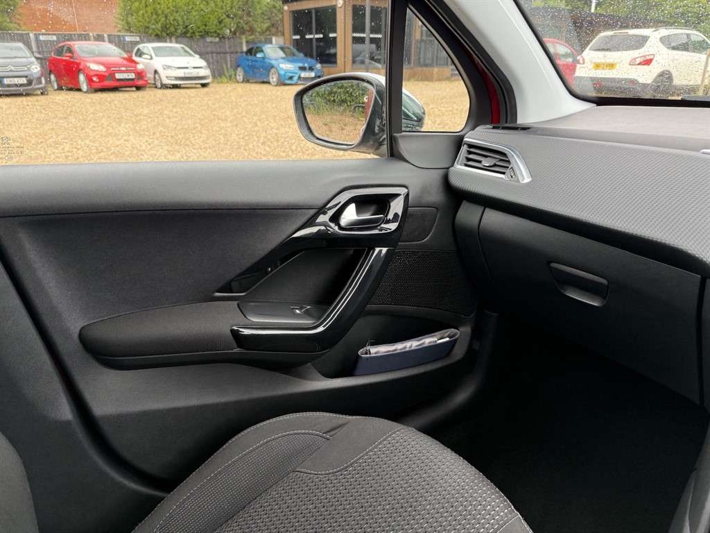 2016 PEUGEOT 208 2016 PEUGEOT 208