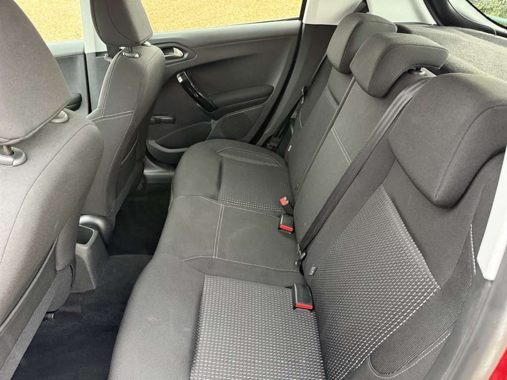 2016 PEUGEOT 208 2016 PEUGEOT 208