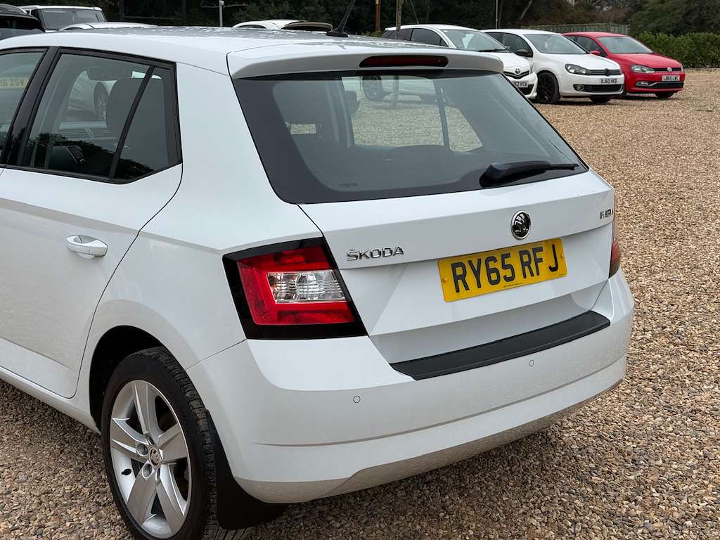 2015 SKODA FABIA 2015 SKODA FABIA