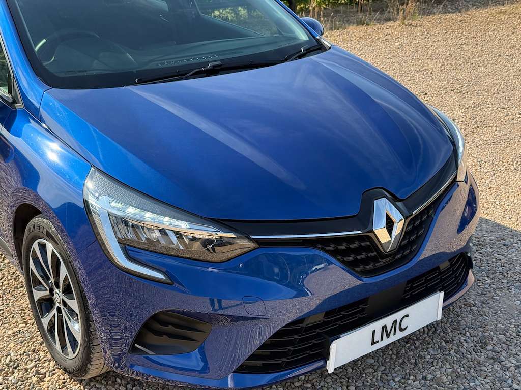 A 2021 RENAULT CLIO 1.0 TCe Iconic Hatchback 5dr Petrol Manual Euro 6 A 2021 RENAULT CLIO 1.0 TCe Iconic Hatchback 5dr Petrol Manual Euro 6