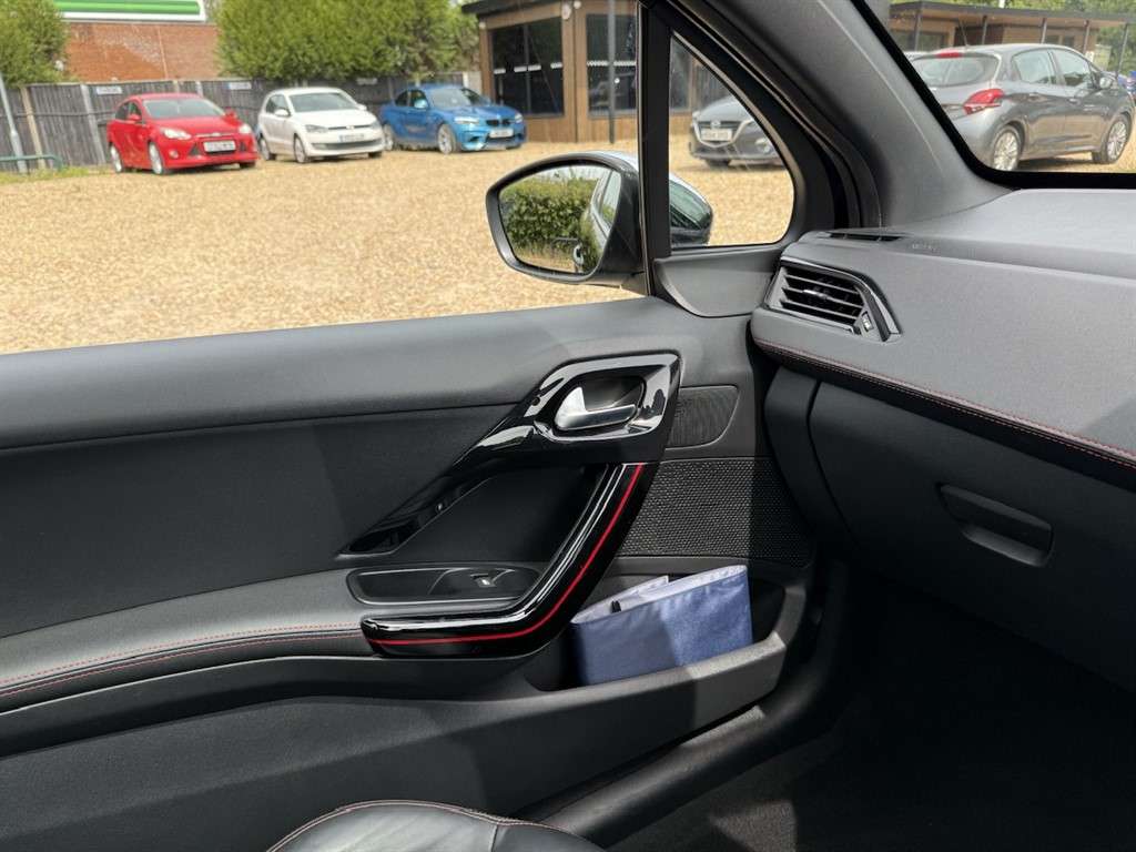 2018 PEUGEOT 208 2018 PEUGEOT 208