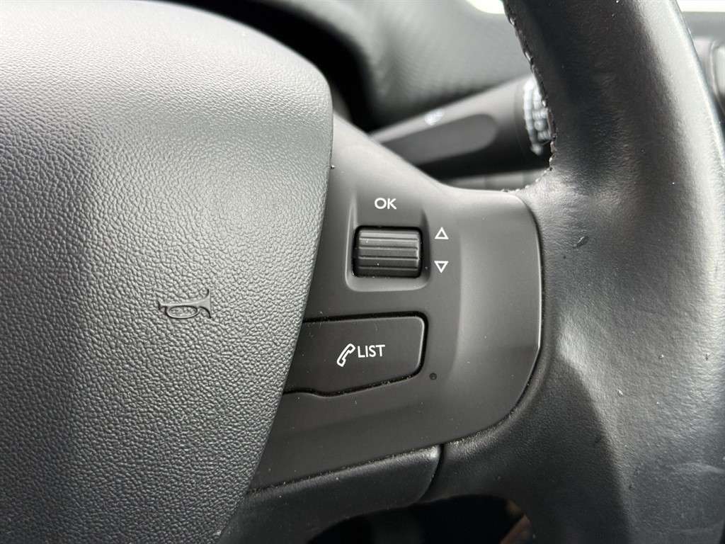 2016 PEUGEOT 208 2016 PEUGEOT 208
