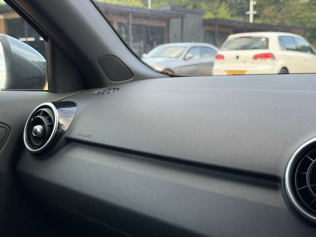 2016 AUDI A1 2016 AUDI A1