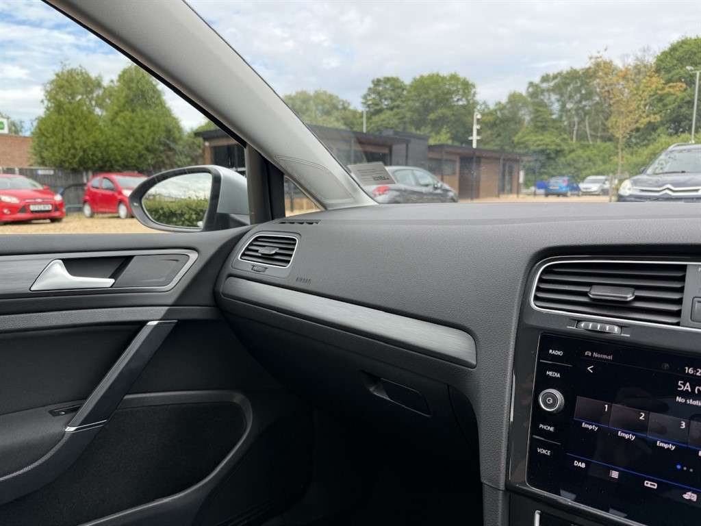 2019 VOLKSWAGEN GOLF 2019 VOLKSWAGEN GOLF