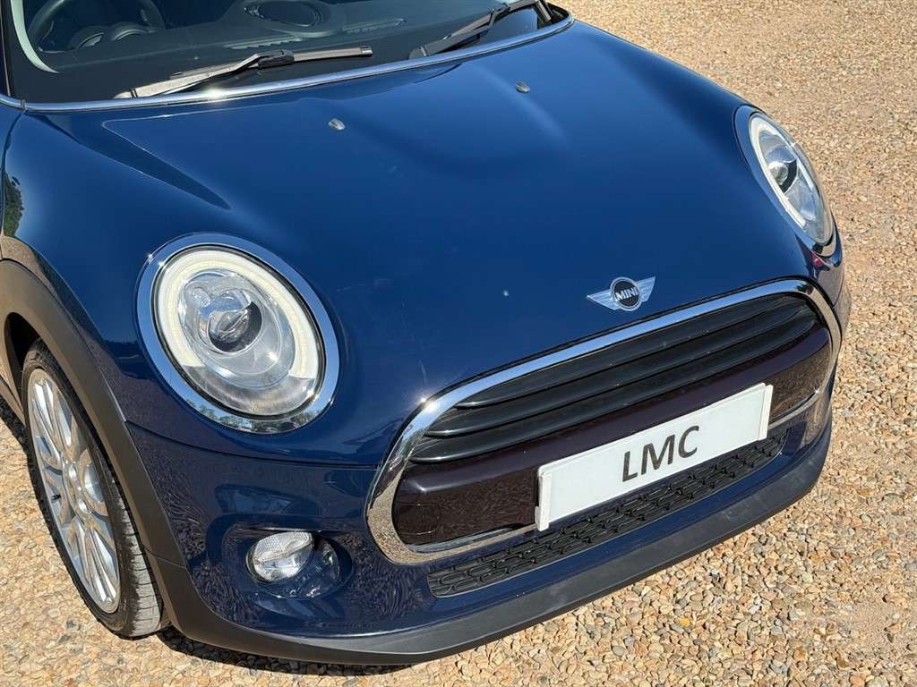 A 2018 MINI HATCH 1.5 Cooper Seven Hatchback 5dr Petrol Auto Euro 6 A 2018 MINI HATCH 1.5 Cooper Seven Hatchback 5dr Petrol Auto Euro 6