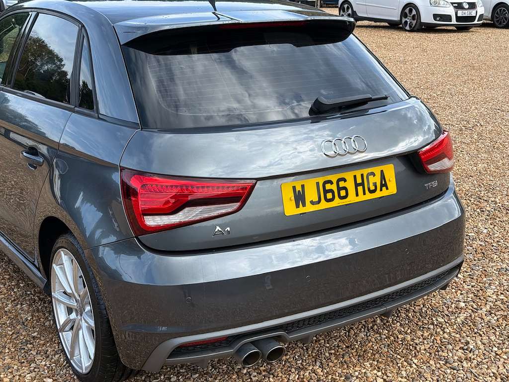 2016 AUDI A1 2016 AUDI A1