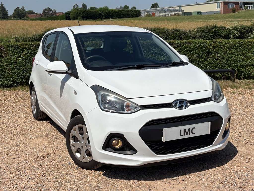 A 2015 HYUNDAI I10 1.0 SE Hatchback 5dr Petrol Manual Euro 6 (66 ps) A 2015 HYUNDAI I10 1.0 SE Hatchback 5dr Petrol Manual Euro 6 (66 ps)
