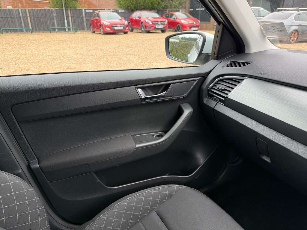 2015 SKODA FABIA 2015 SKODA FABIA