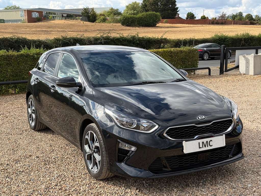 A 2020 KIA CEED 1.0 T-GDi 3 Hatchback 5dr Petrol Manual Euro 6 (s/ A 2020 KIA CEED 1.0 T-GDi 3 Hatchback 5dr Petrol Manual Euro 6 (s/
