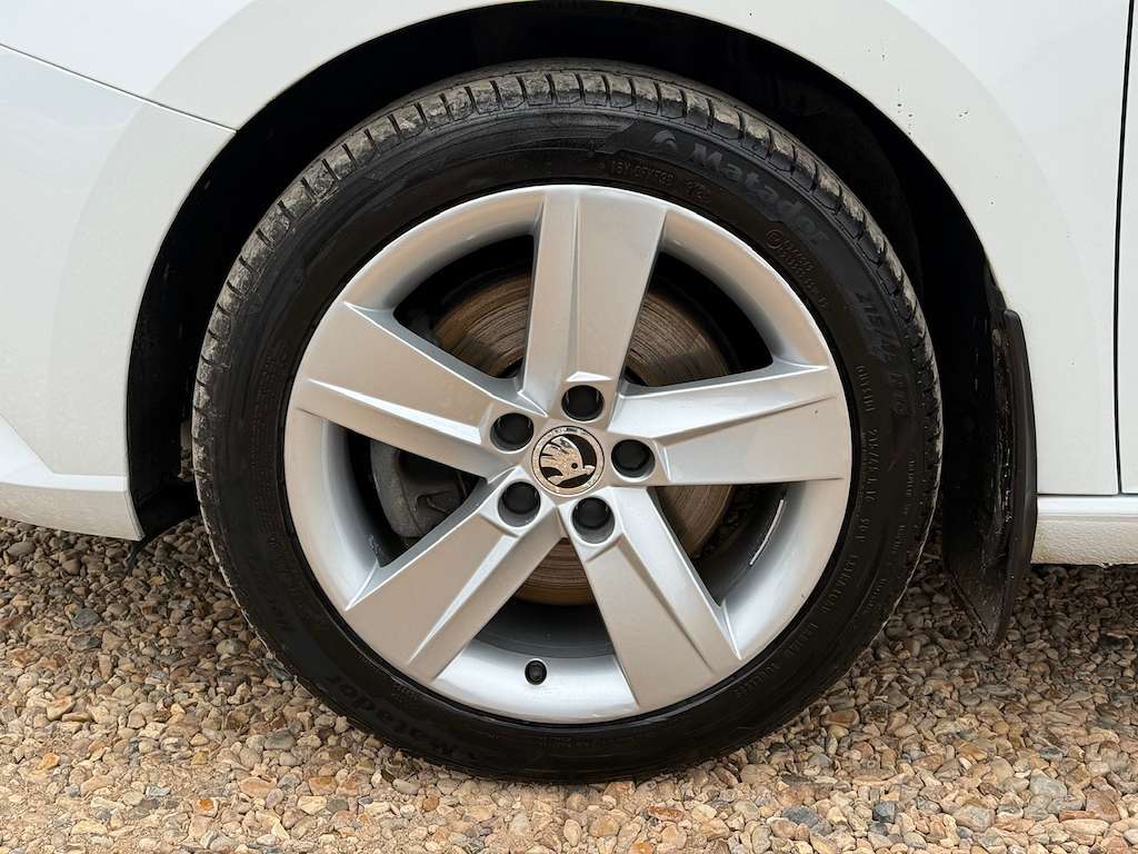 2015 SKODA FABIA 2015 SKODA FABIA