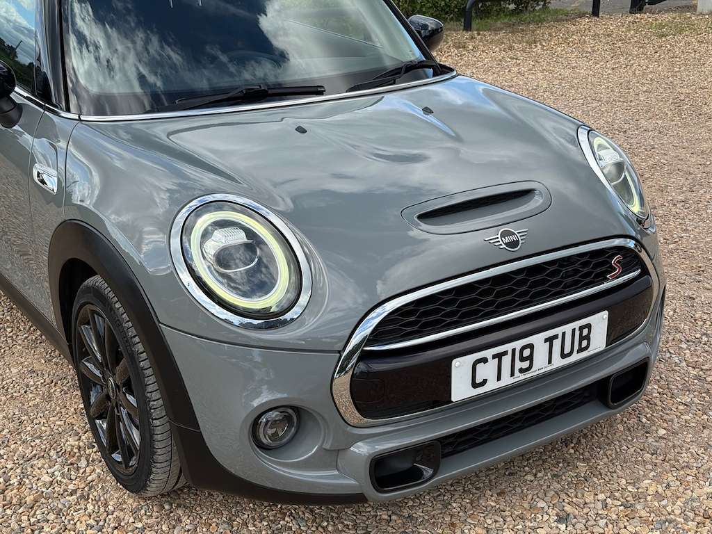 A 2019 MINI HATCH 2.0 Cooper S Classic Hatchback 3dr Petrol Steptron A 2019 MINI HATCH 2.0 Cooper S Classic Hatchback 3dr Petrol Steptron