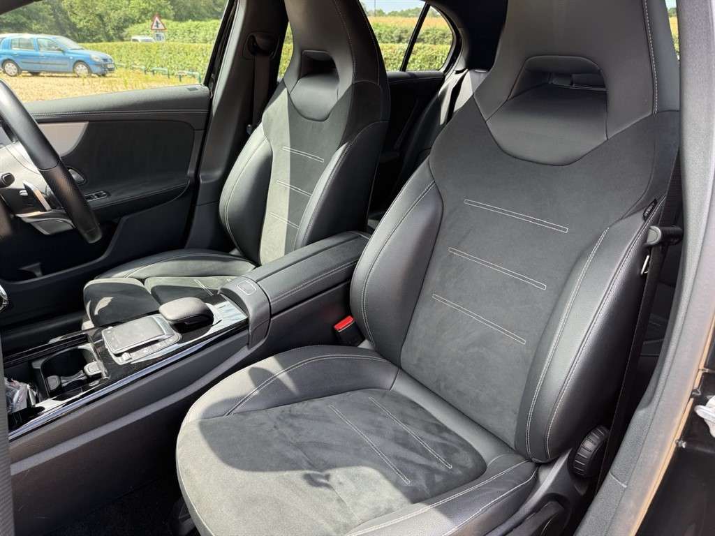 2022 MERCEDES A180 2022 MERCEDES A180
