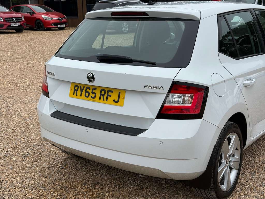 2015 SKODA FABIA 2015 SKODA FABIA