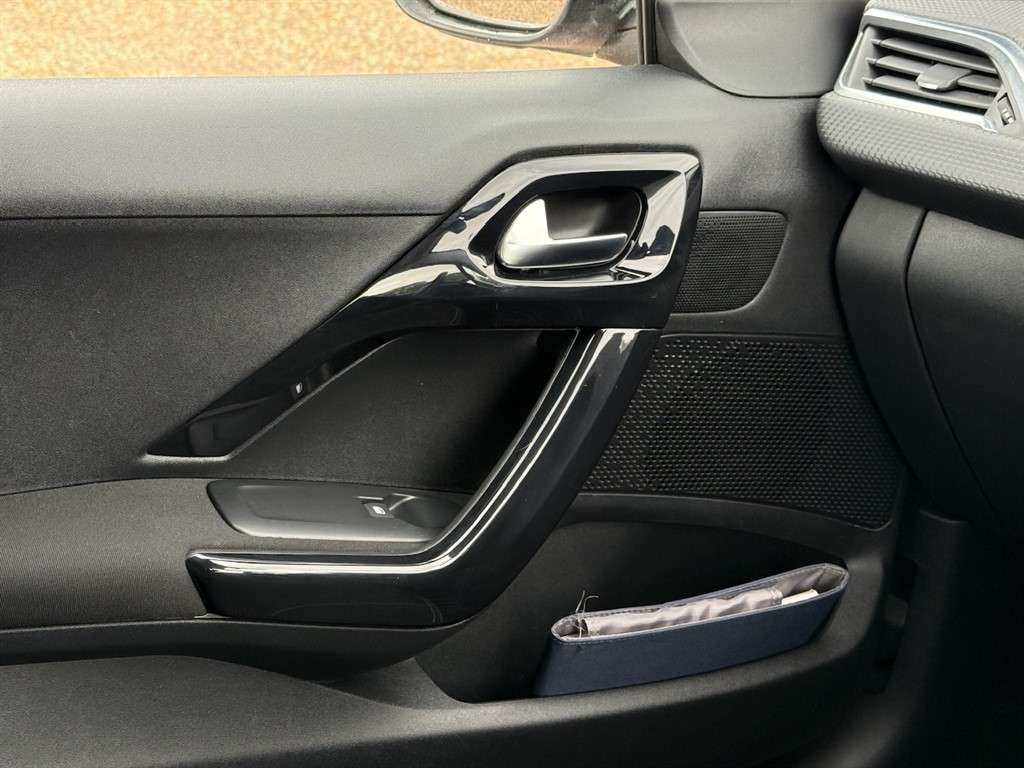 2016 PEUGEOT 208 2016 PEUGEOT 208