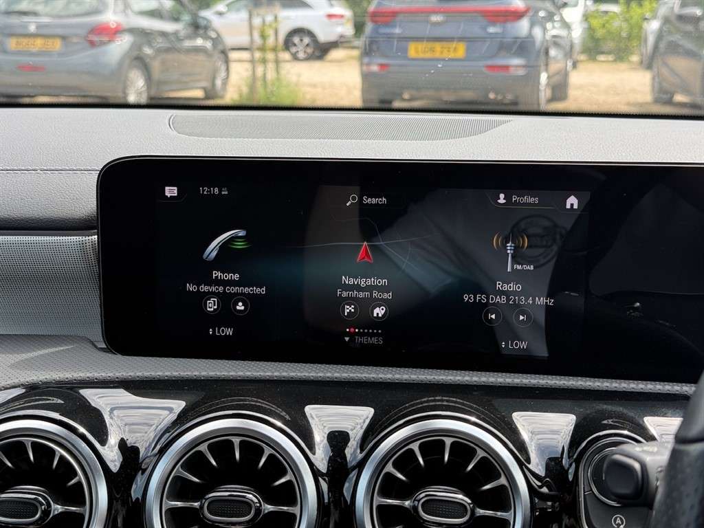 2022 MERCEDES A180 2022 MERCEDES A180
